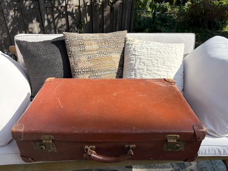 Valise ancienne en cuir marron, vintage