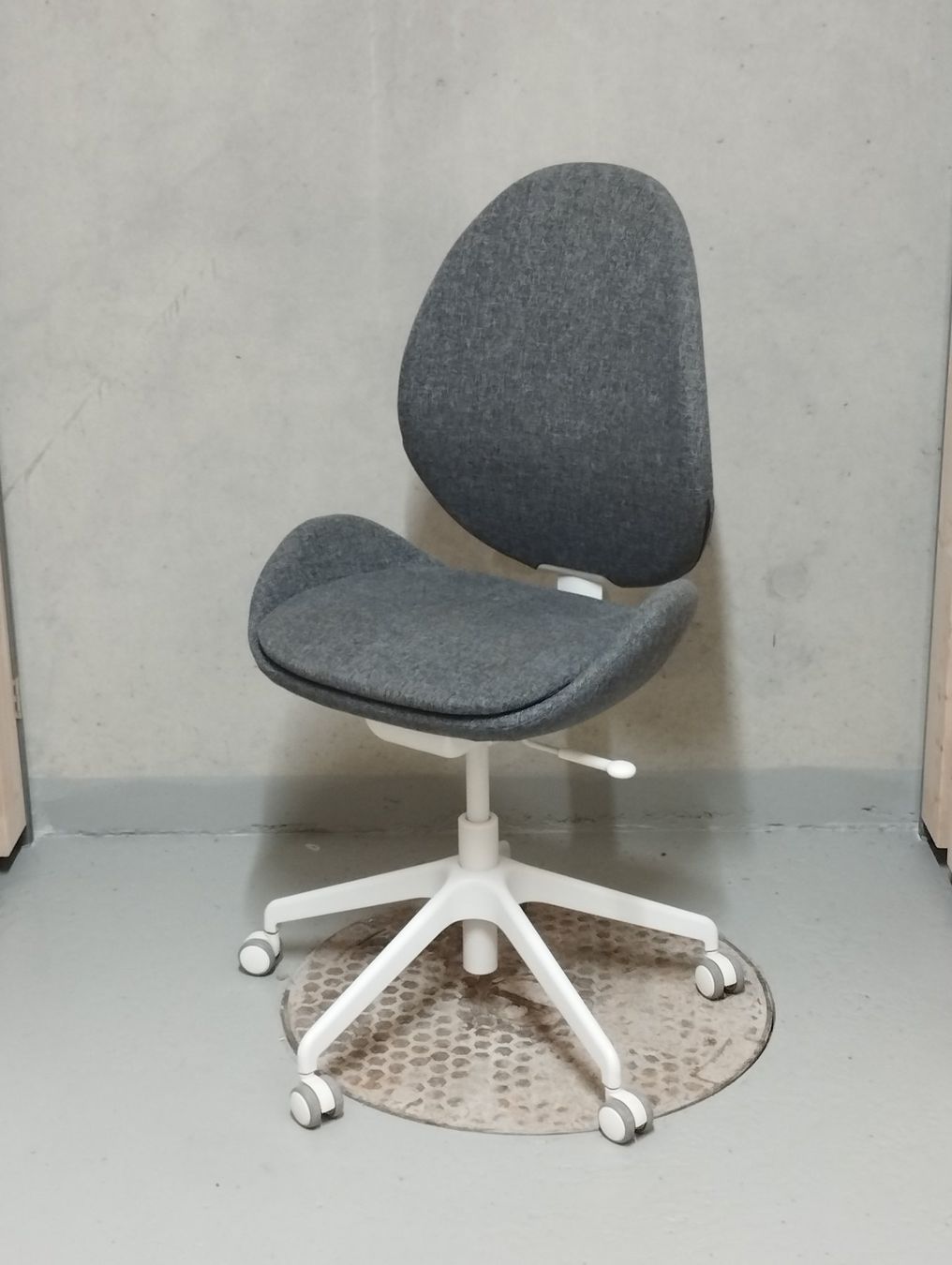 Ikea Sedie: Chaise Ikea HATTEFJÄLL – Usato da Prilly venduto da Gesamtkunstwerker