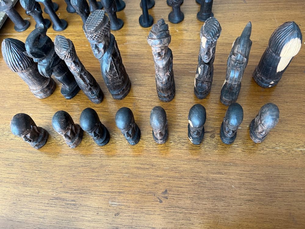 Schachfiguren handgeschnitzt aus Mozambique 1986 | Kaufen auf Ricardo