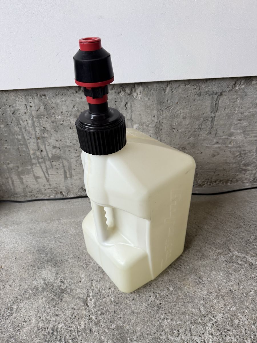 Taniche per benzina: Tuff Jug Benzinkanister – Usato da Appenzell Steinegg venduto da abcdefg070 2