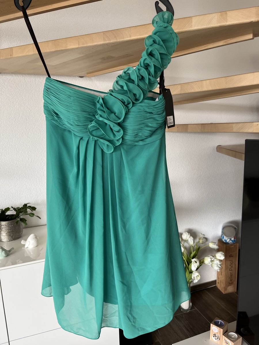 Robes: Schönes Kleid/ Festkleid – Neuf (Voir description) à Wollerau par Garten1957 4