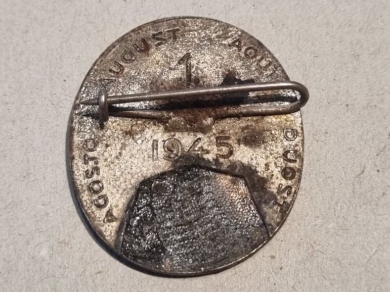 Medaglie: Pin's 1.August 1945 – Usato da Bure venduto da chap981 1