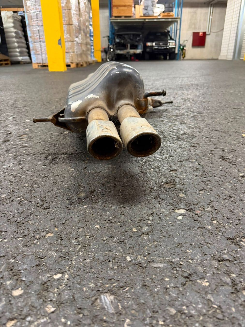 Audi Sistemi di scarico: Originale Auspuffanlage Audi S4 B5 ab 1.- – Usato da Altendorf venduto da Faessler04 2