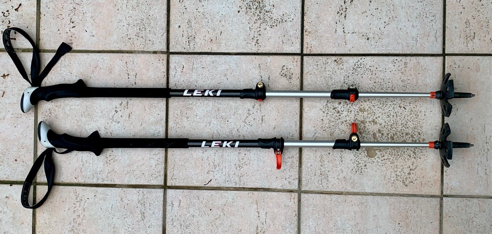 Leki Wanderstöcke: LEKI Wanderstöcke mit grossen Teller. – Gebraucht aus Uerikon von  1