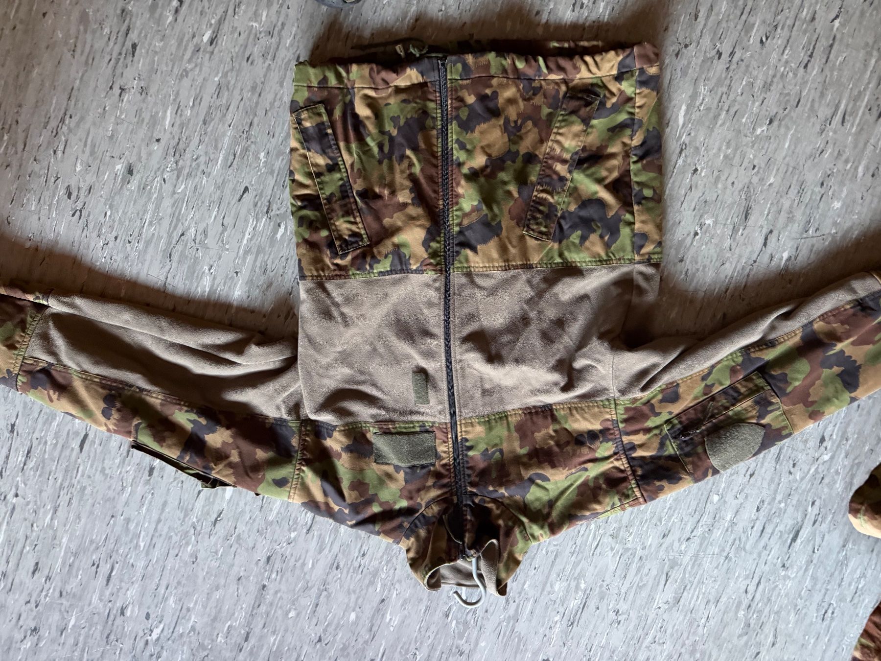 Vestes: Teddy Armée Suisse – D'occasion à Genève par xth_8k9y 1