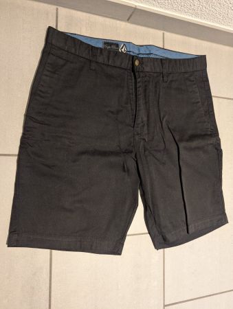 *** Shorts der Marke "Volcom" ***