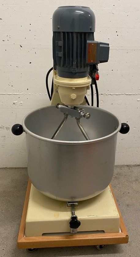 Elettrodomestici da cucina: E. Maeder Bertschinger Teigknetmaschine – Usato da Suhr venduto da KFK-MA 1