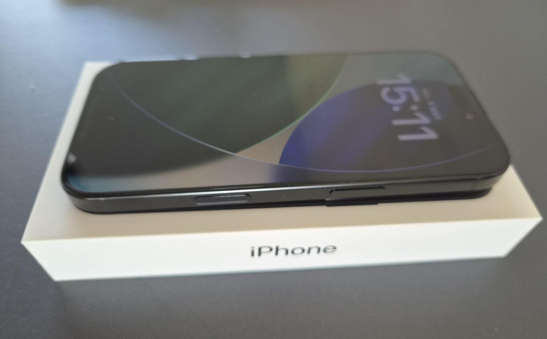Apple Telefoni cellulari / Smartphones: Smartphone Apple iPhone 16 Pro 128 Go Black Titanium – Nuovo (secondo la descrizione) da Biel/Bienne venduto da V.John67 7