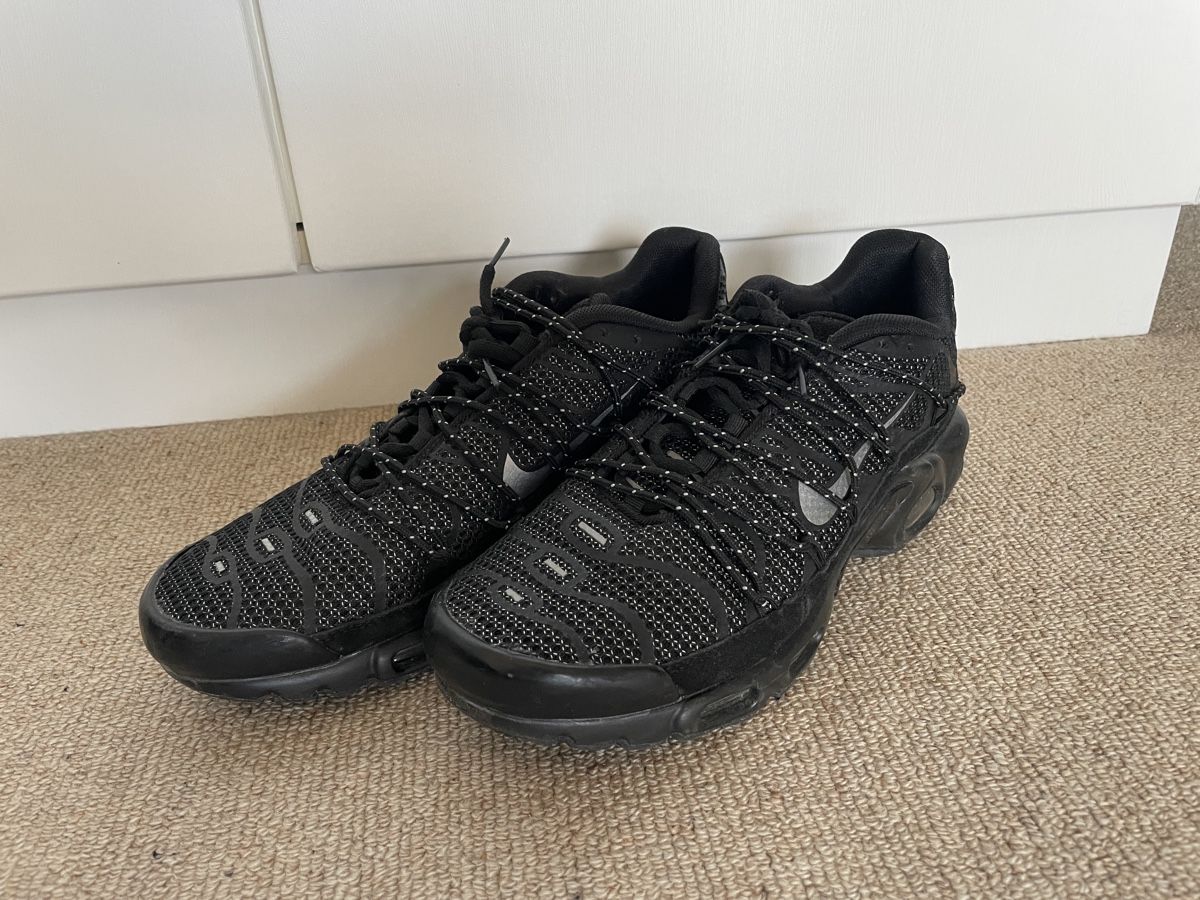 Nike Scarpe da uomo: Nike Tn Air Max Plus Toggle Black Reflective 46 – Usato da Krattigen venduto da adi_9bfb 1
