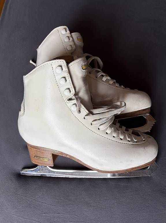 Pattini da ghiaccio: Risport Super Diamant Grösse 260 mit Coronation Ace 9 3/4" – Usato da St. Moritz venduto da Bindli60