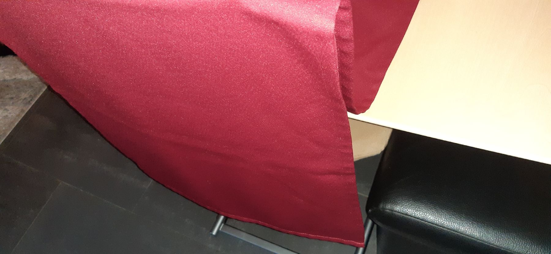 Stoffe: Rote Tischläufer 8 Stück – Gebraucht aus Richterswil von ADIACE010 4