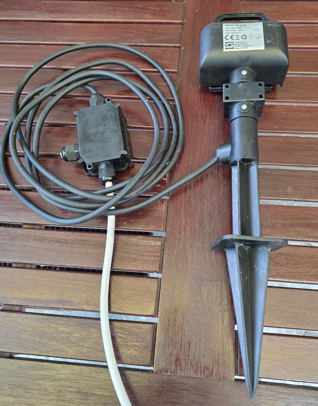 Spine: Gartensteckdose mit Erdspiess 2x Steckdose Kabel vorhanden – Usato da Zürich venduto da IrisA0102 2