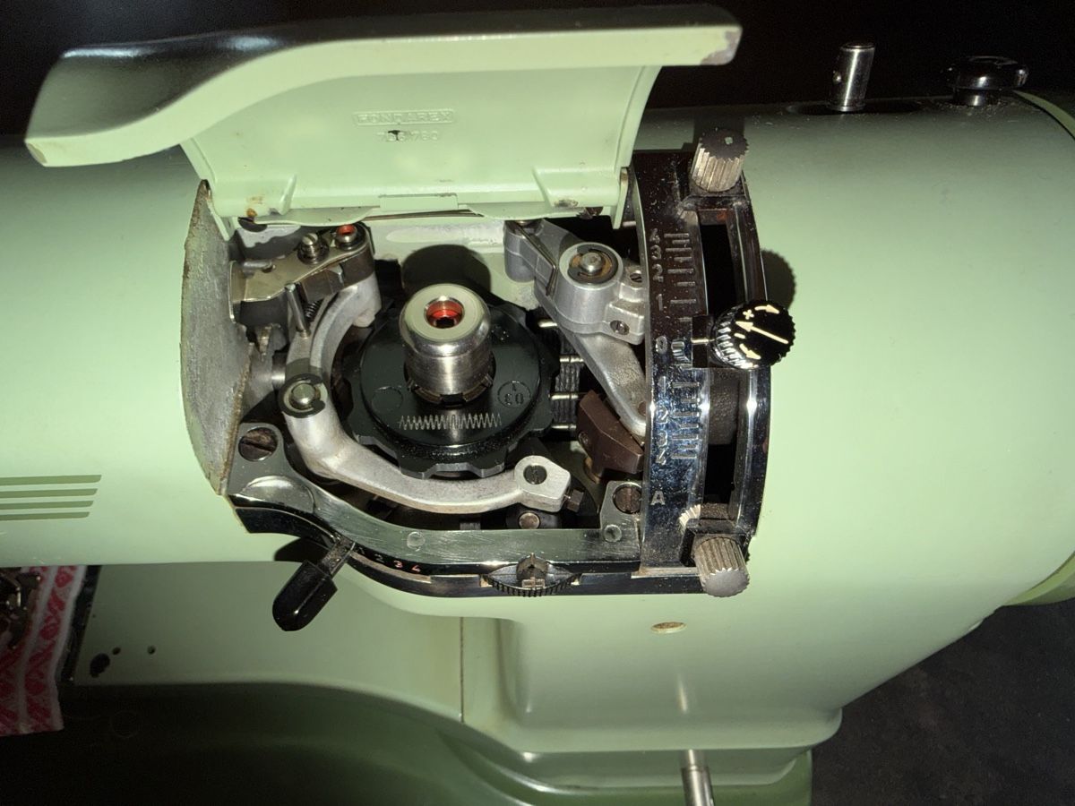 Elna Macchine da cucire: ELNA  SUPERMATIC – Usato da Apples venduto da Gasscret 6
