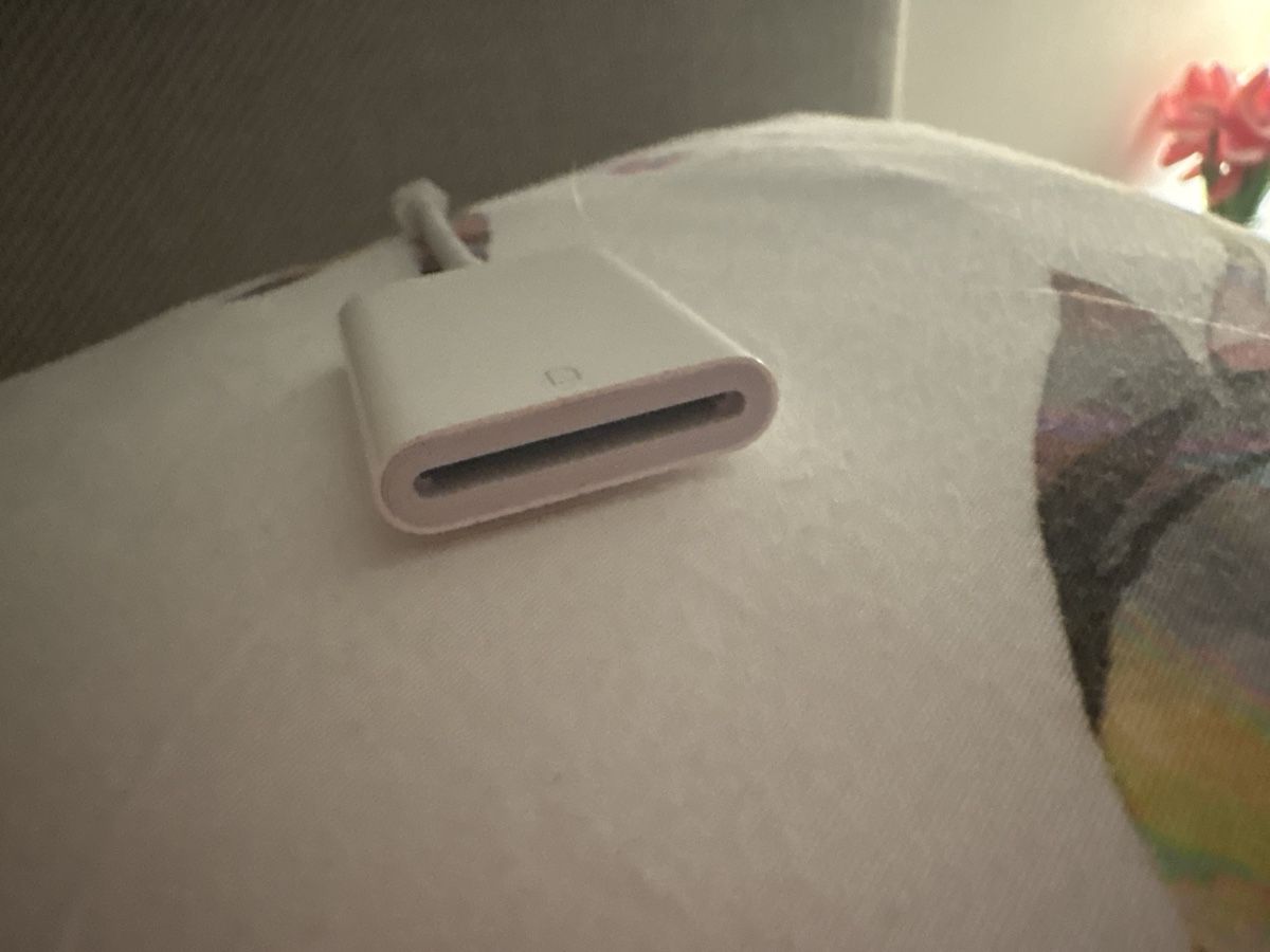 Apple Kartenlesegeräte: Apple Lightning Lightning Kartenlesegerät Card Reader – Gebraucht aus Triesen von mel_5fx2 1