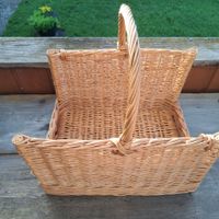Holzaufbewarungskorb aus Weide