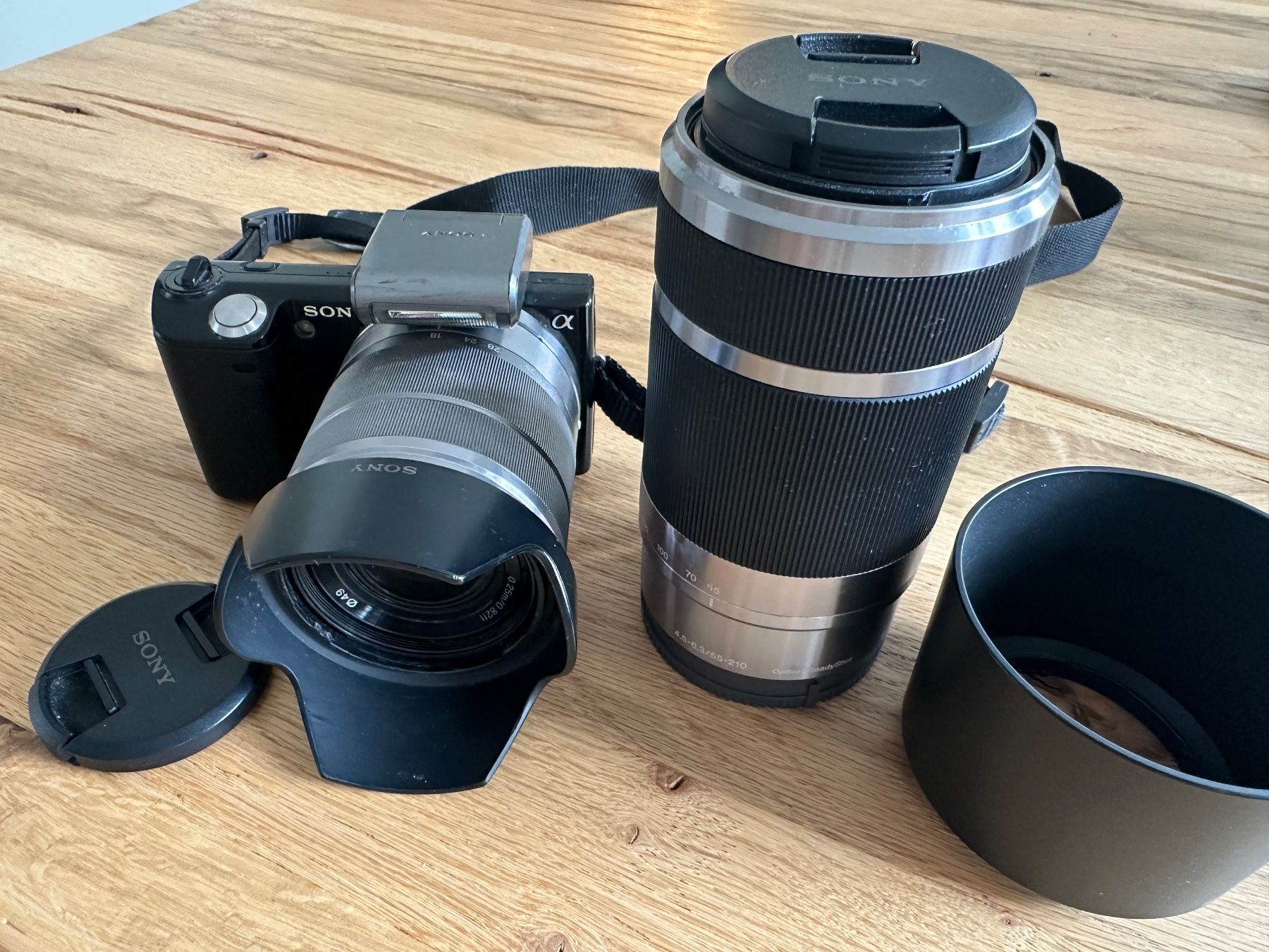 Sony Fotocamera: Sony Nex 5 Systemkamera mit zwei Objektiven – Usato da Schwyz venduto da juerg1991