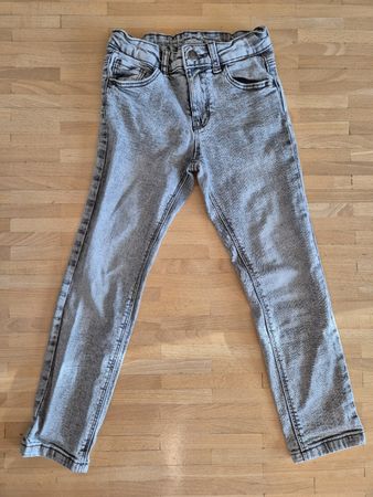 Kinder-Jeans Gr. 122 – guter Zustand