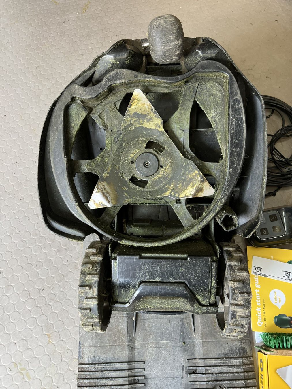 Robomow Tagliaerba: Rasenroboter Robomov 304u – Usato da Walenstadt venduto da Viper1975 2