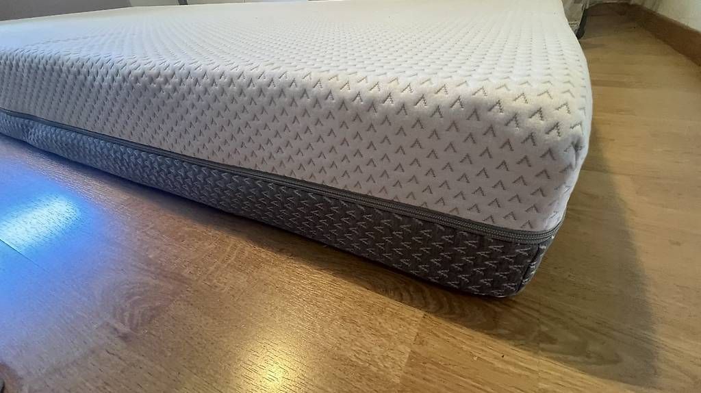 Matelas: Gratis: Matratze 200 x 100 x 18cm – D'occasion à Winterthur par Brummbaer1 1