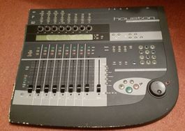 Steinberg Houston Daw Controller für Cubase mit Motorfadern