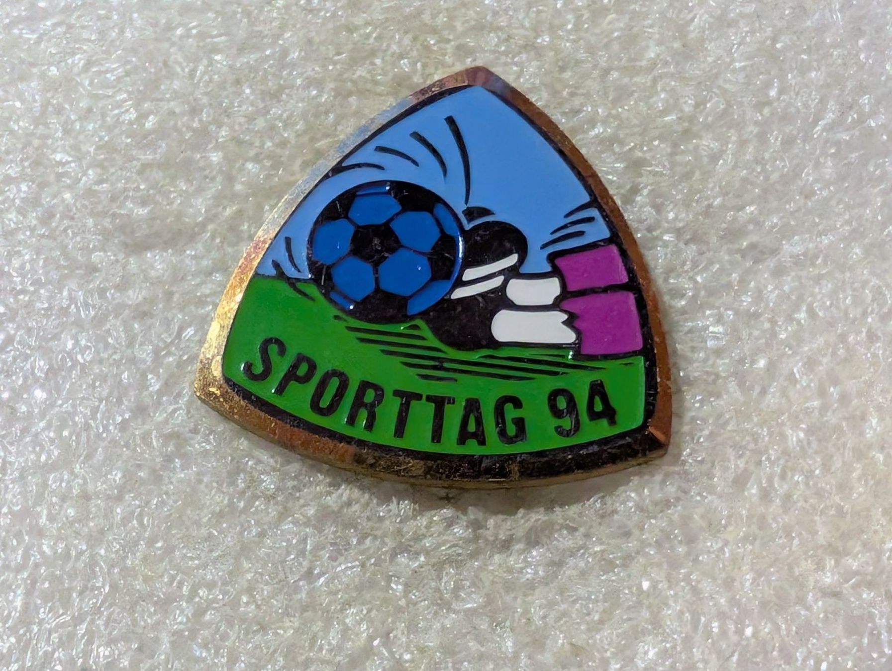 Placchette & Badge: Ansteckpin 106: Sporttag 1994 – Usato da Oppligen venduto da Pin-Fall-Shop