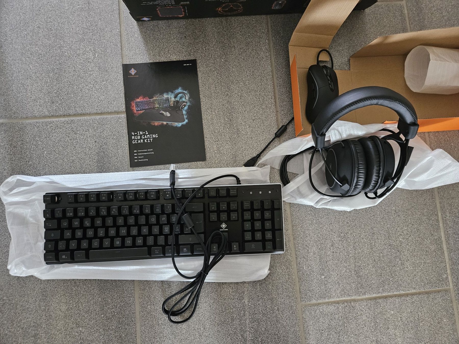 Spiele: 4-in-1 RGB Gaming Gear Kit – Neu (gemäss Beschreibung) aus Uznach von Nuala14 4