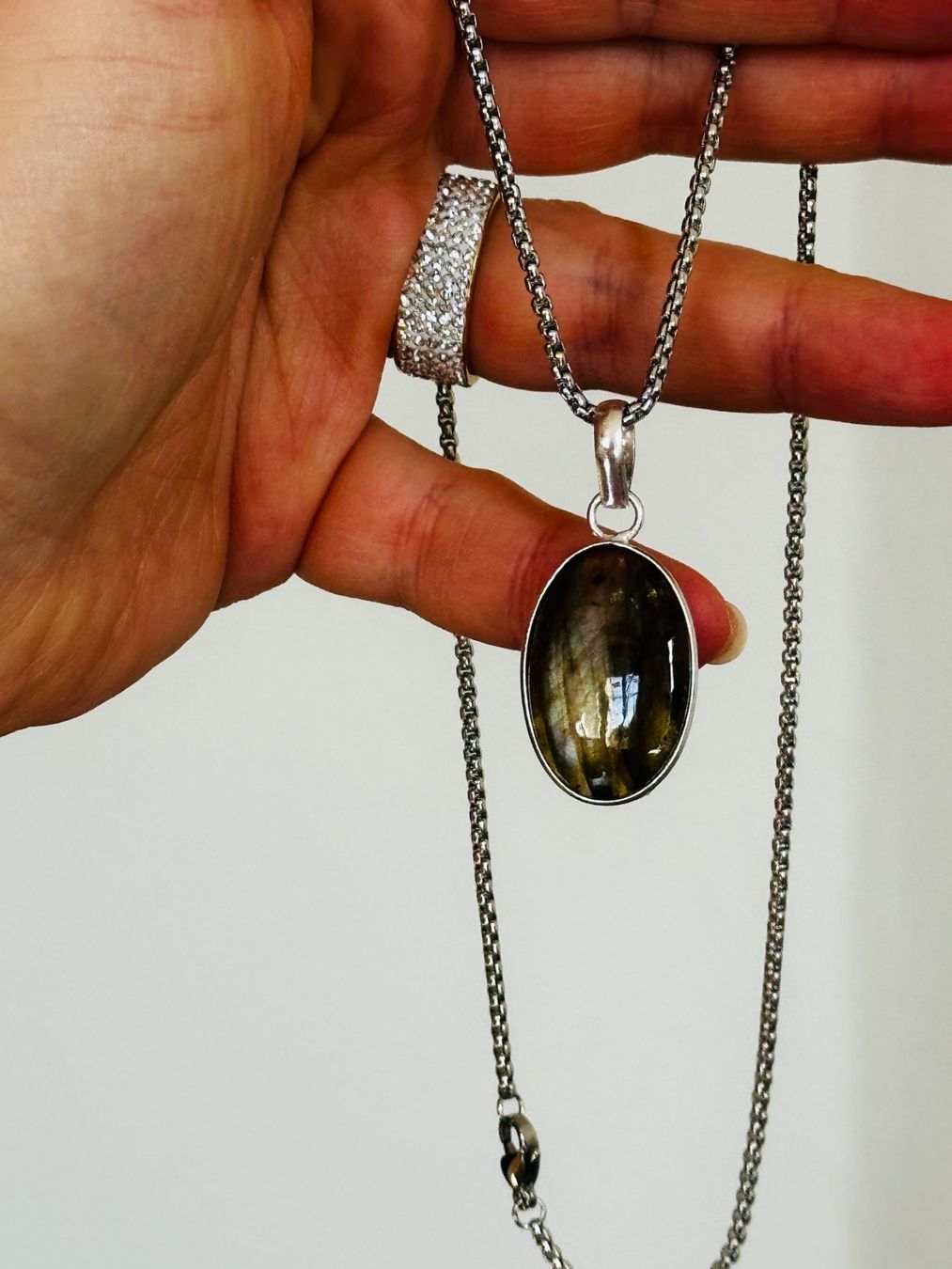 Catenine: Labradorite Gemstone Handmade Jewelry necklace – Nuovo e nell'imballaggio originale da Genève venduto da AGBERG 1
