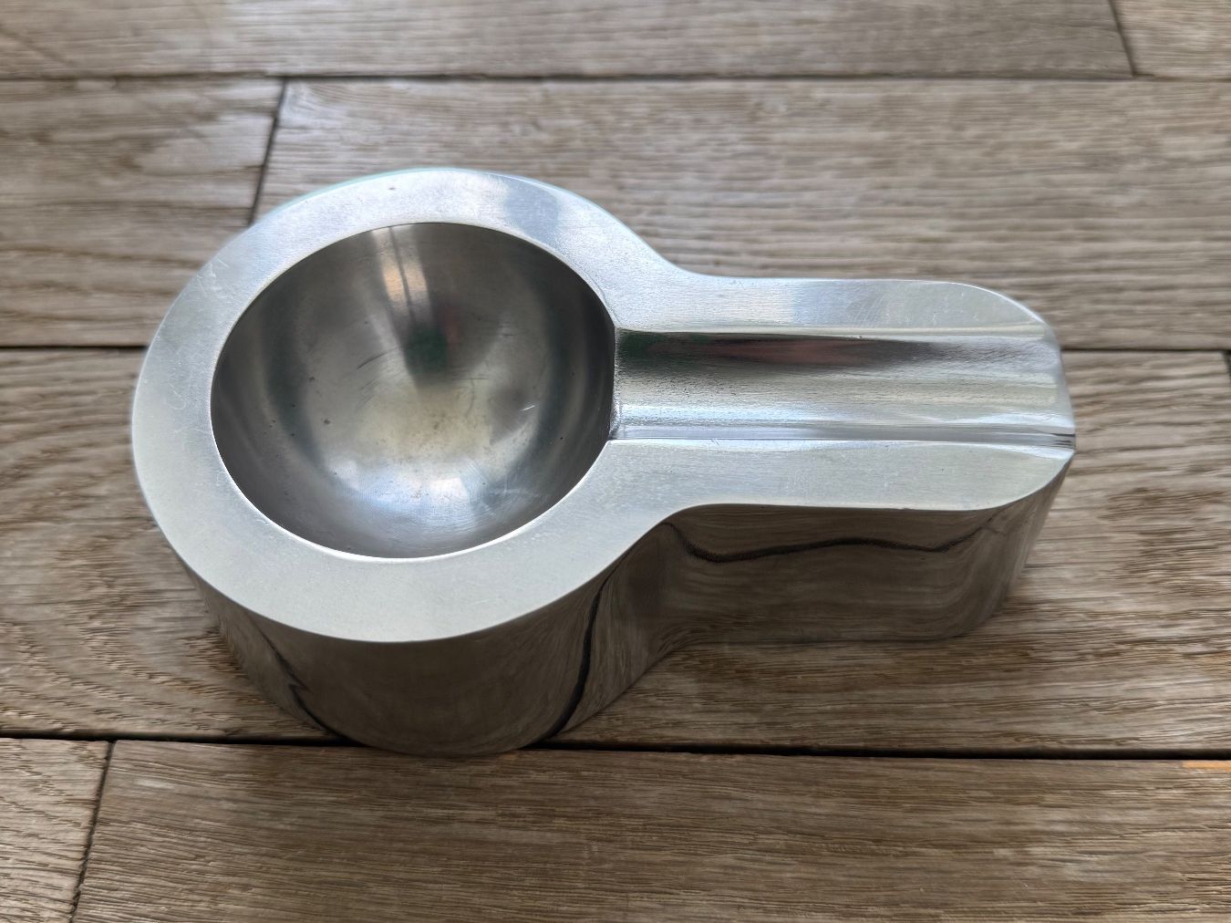 Portacenere: Aschenbecher Aluminiumguss 2000er – Usato da Luzern venduto da Mamutpe