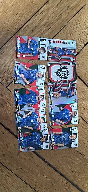 Kits de montage: Usbekistans Mannschaft  – D'occasion à Bern par Magazin
