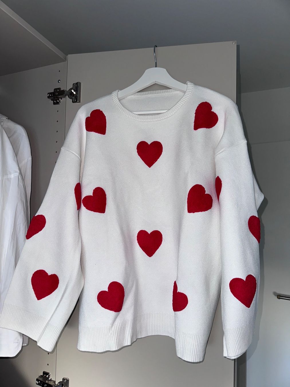 Maglioni & Felpe: Damen Pullover Weiss Rot Herz Muster Grösse S neu – Usato da Au ZH venduto da e.bachofen