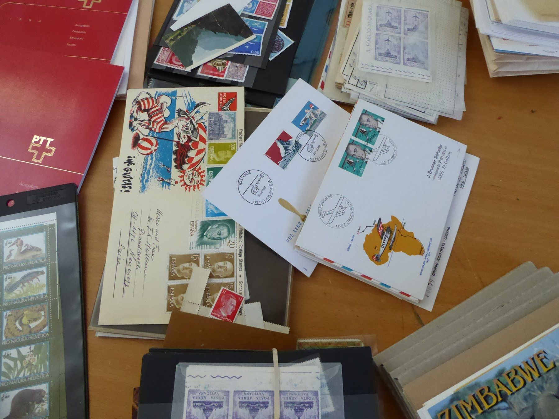 Tutti i francobolli: Wundertüten Kiste Briefmarken anschauen – Usato da Rothrist venduto da swisstools 2