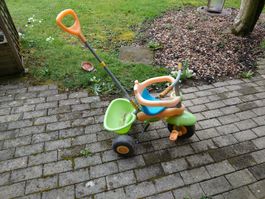 Tolles Dreirad mit Schubstange und auskoppelbarer Kurbel