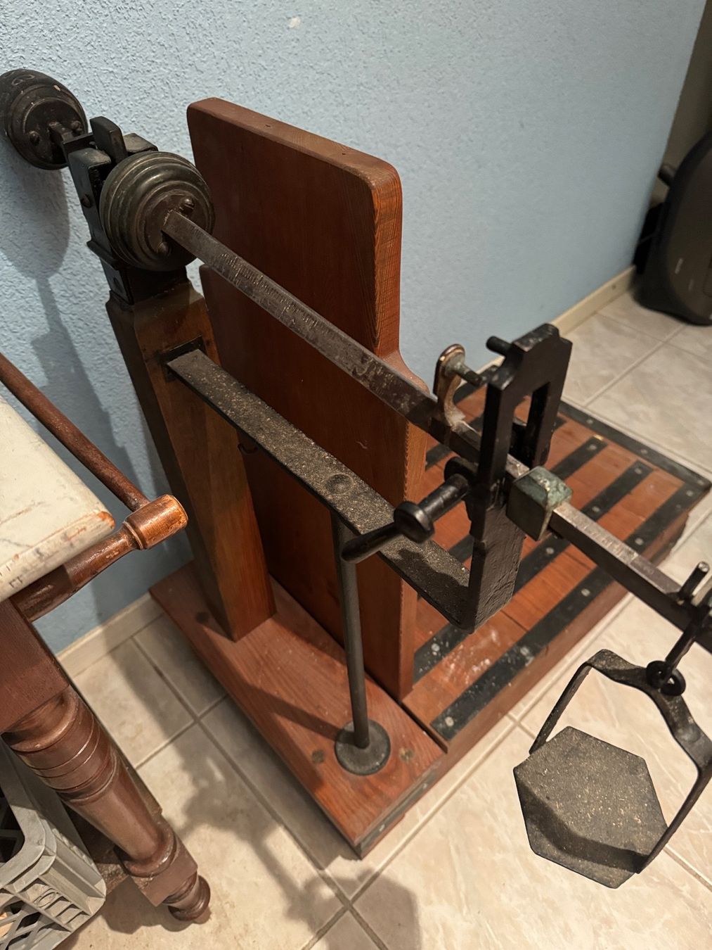 Waagen und Gewichte: ancienne balance industrielle – Gebraucht aus Arvillard (Salins) von Taniguchi