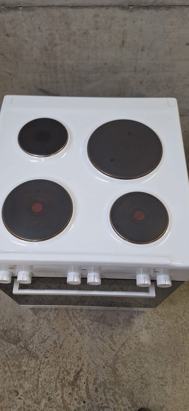 Cucine: Kochherd Bosch freistehend mit Backofen – Usato da Sumiswald venduto da eygelb59 1