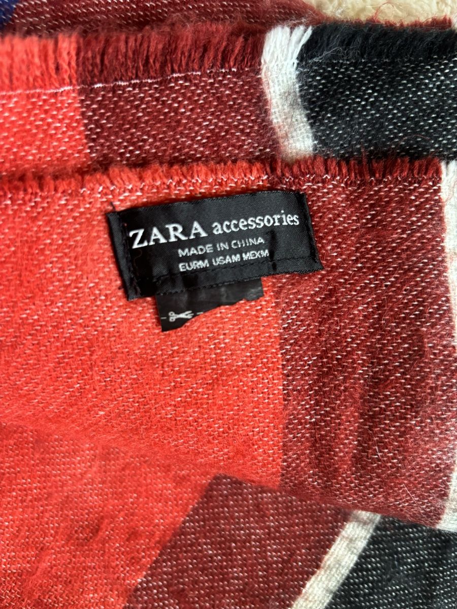 Zara Foulard & Sciarpe: Mehrfarbiger XXL Schal – Usato da Uster venduto da chi_5phs 2