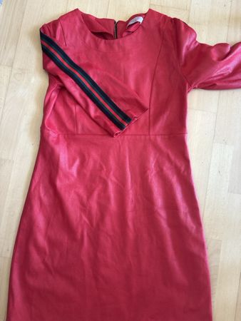 Robe rouge imitation cuir