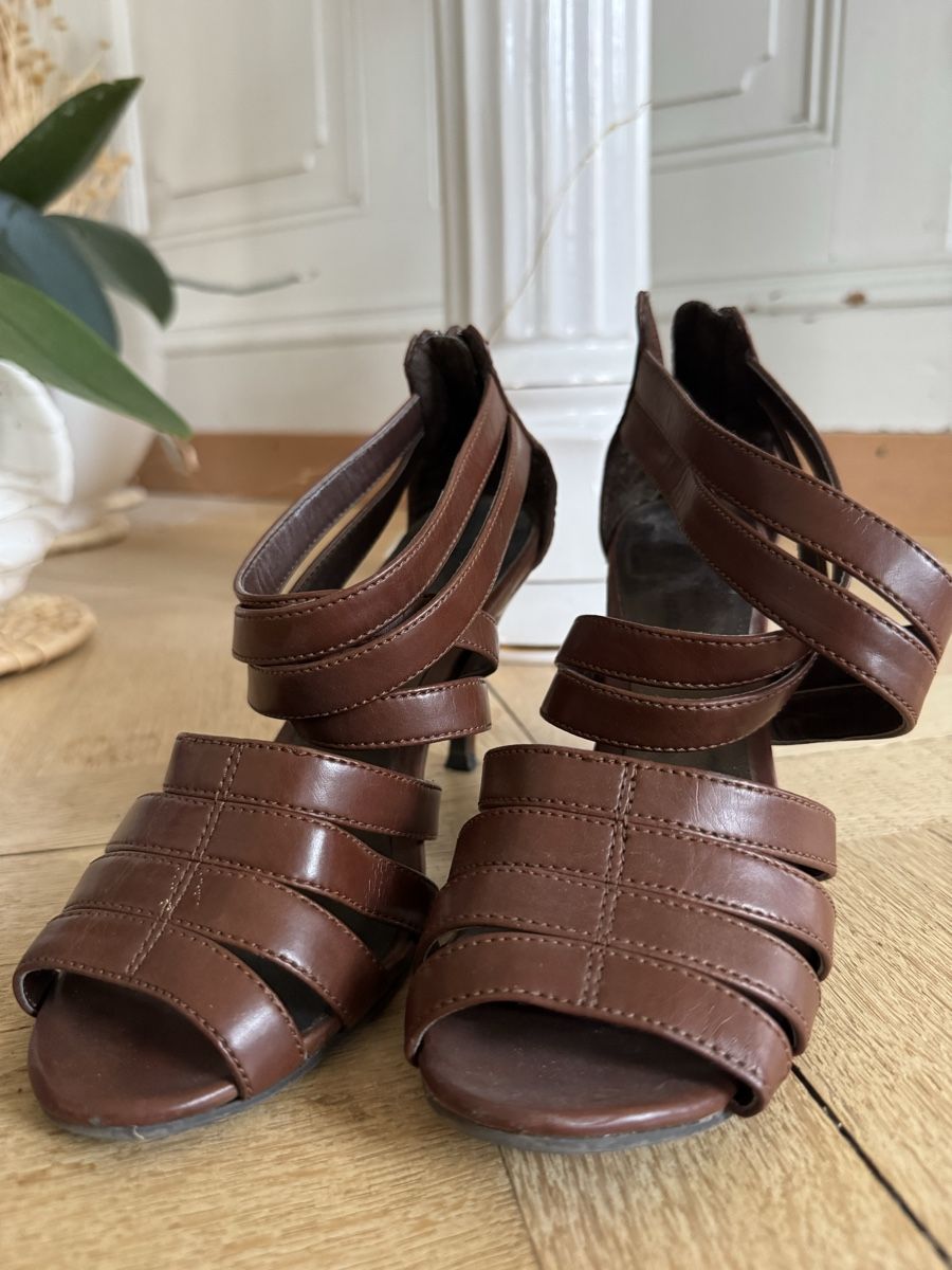 Scarpe da donna: Sandalen braunes Kunstleder – Usato da Bern venduto da Jasminp90 2