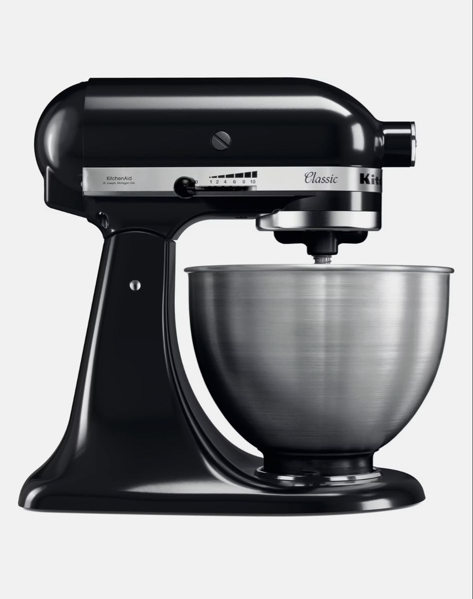 Kitchenaid Elettrodomestici da cucina: Black KitchenAid Classic Stand Mixer + Accessories Bundle – Usato da Aarburg venduto da roc_9n2c