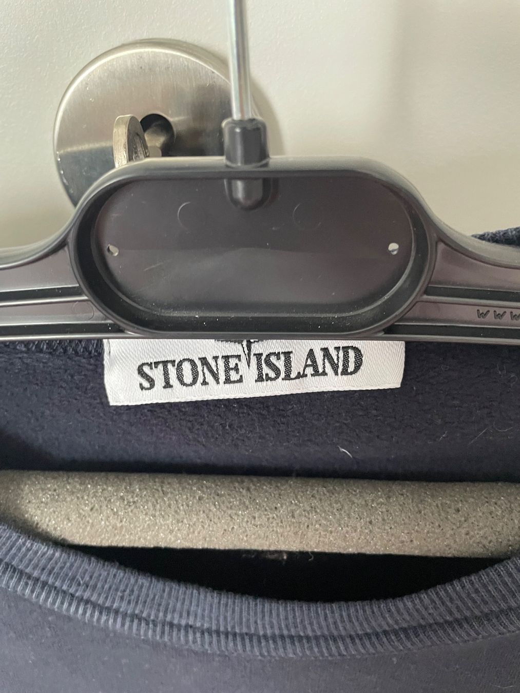 Pullover & Sweatshirts: Pullover Stone Island dunkelblau Grösse M – Gebraucht aus Bubikon von mil_qmf9 1