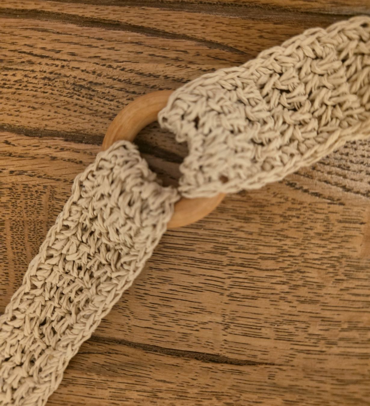 Taschen für Damen: Wunderschöne Tasche gehäkelt beige mit Holzdekor – Gebraucht aus Basel von sci_67ms 3