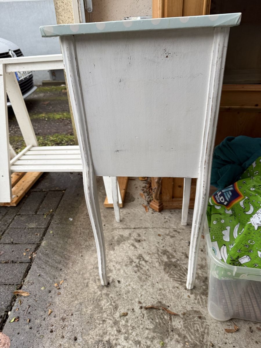 Comodini: Retro Nachttischli / Tischchen, Shabby Chic Style! – Usato da Basel venduto da Fee_roesler 5