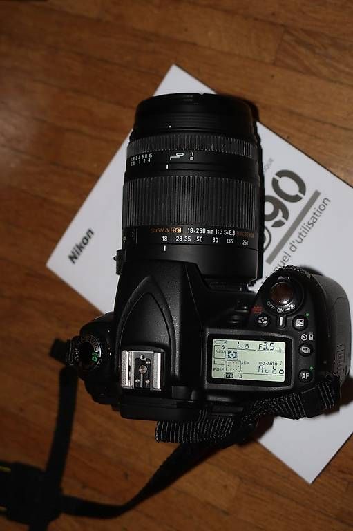 Nikon Fotocamera: Nikon D90 mit Reisezoomobjektiv – Usato da Altdorf UR venduto da Biker7 1