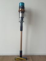 Dyson Gen5detect Cordless Vacuum Cleaner-Excellent Condition