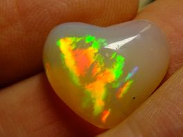 Welo Opale Cabochon 8.42 karat Gebot CHF 1.- Top Feuer AAA