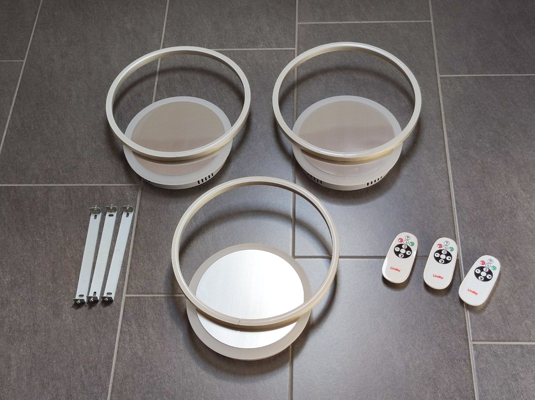 Lampadari & plafoniere: 3x Led, Wand- oder Deckenleuchten mit Sprachsteuerung – Usato da Wohlen AG venduto da Tikale