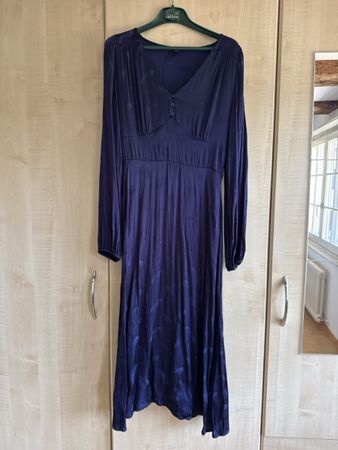 Langes Kleid von King Louie 34