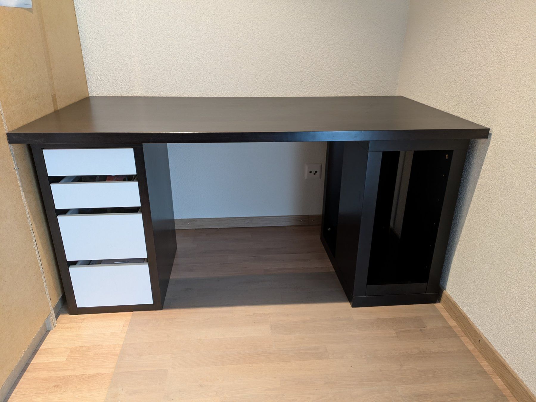 Schreibtische: Bürotisch – Gebraucht aus Schlieren von mmueller24