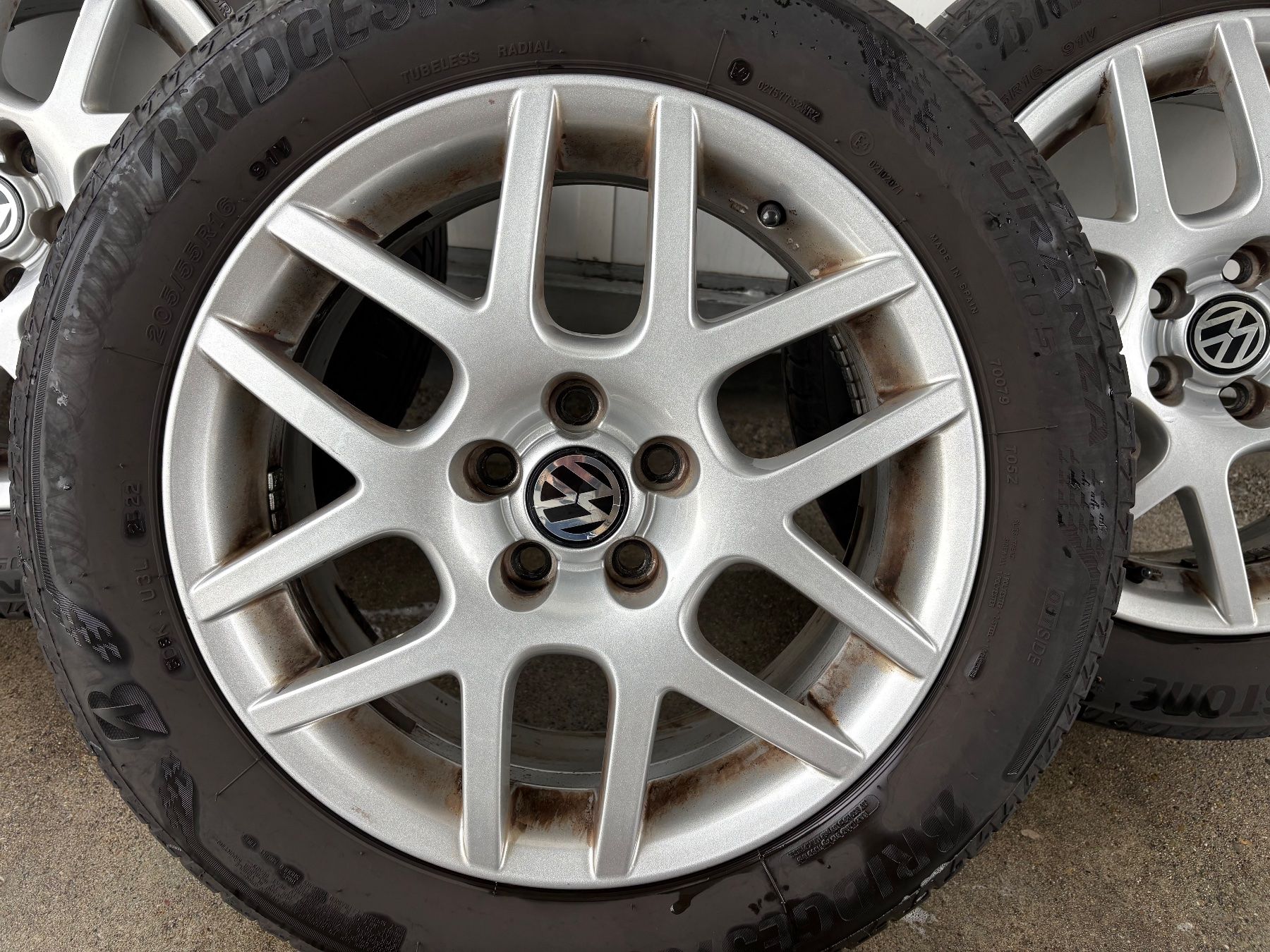 Volkswagen Pneumatici & Ruote complete: VW Golf 4 Gti Felgen Original – Usato da Ganterschwil venduto da Bfishbone