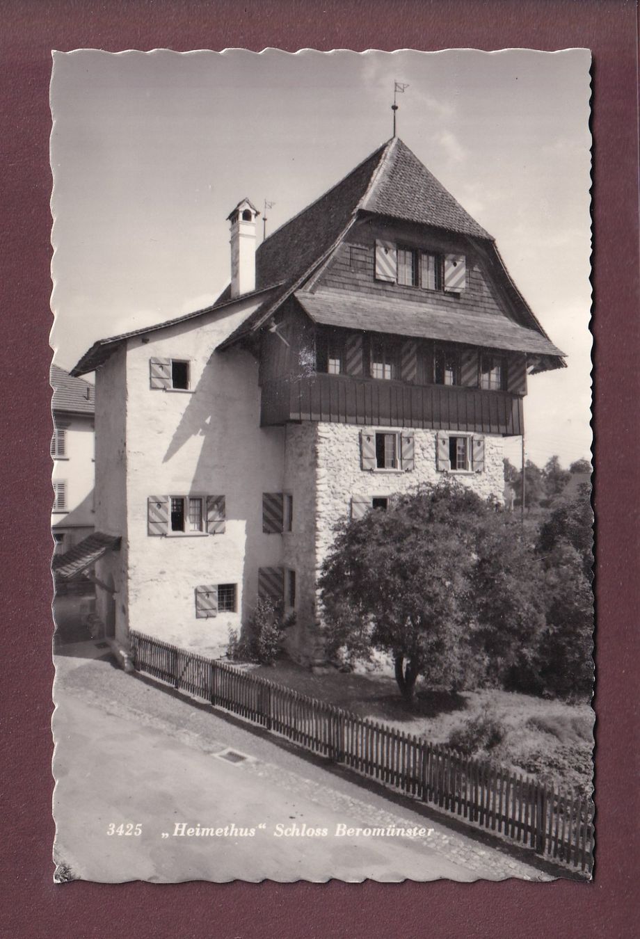 Cartoline postali: BEROMÜNSTER - Schloss Heimethus – Usato da Pully venduto da nicecards