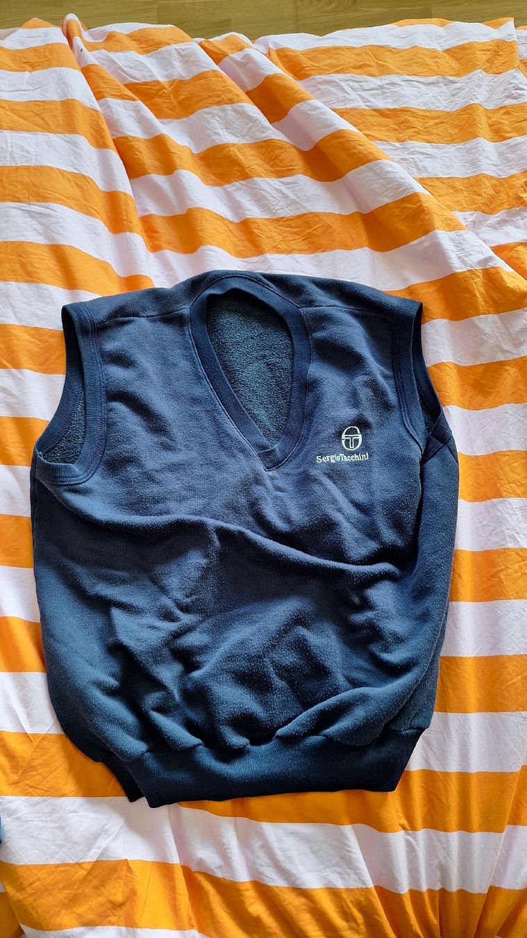 Maglioni & Felpe: Blaue Veste Sergio Tacchini grösse L – Usato da Zürich venduto da vic_p72l